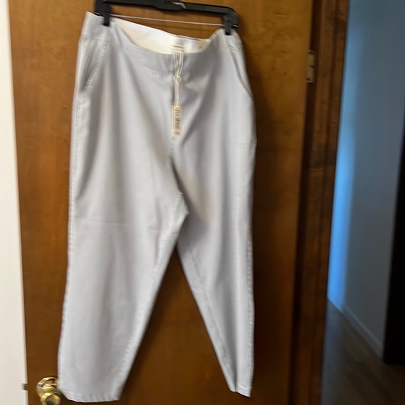BRAND NEW!! Pull on ankle crop pants - Picture 1 of 3